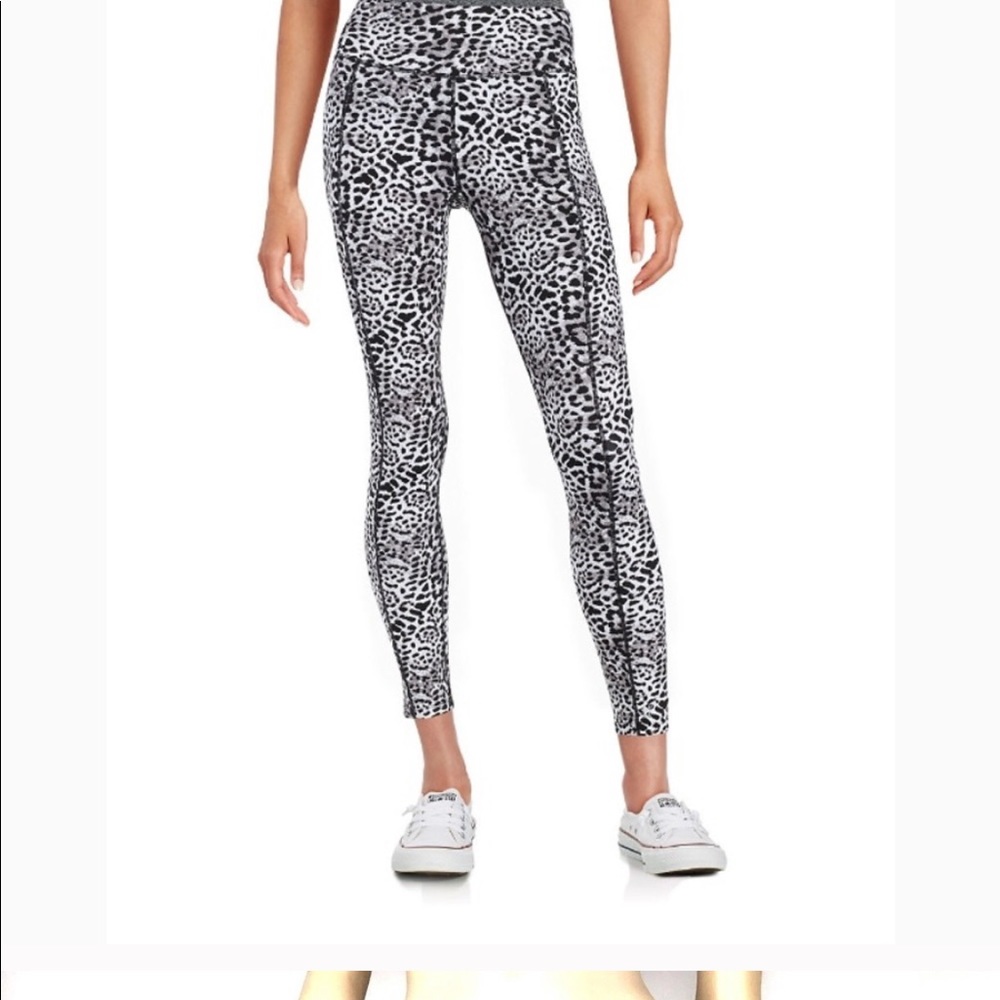 Betsey Johnson XS Leggings Capri Pants NWT